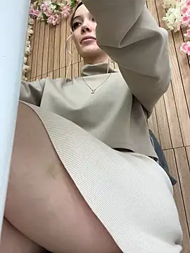 -HollyWay-のウェブカメラショー