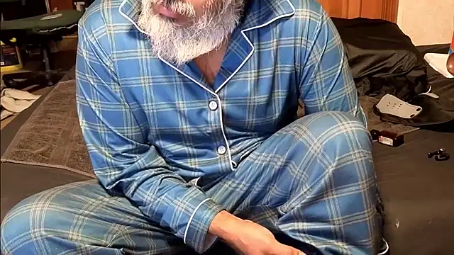 Clouds_4play Chat XXX in diretta