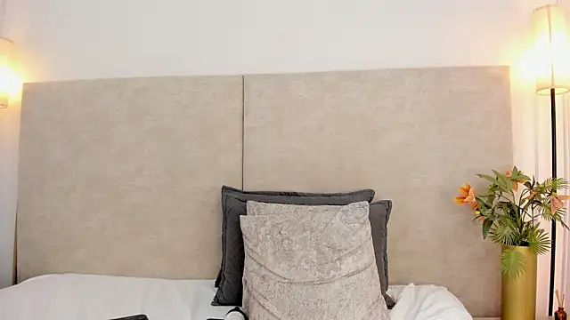 Scarlett_Blakee: διαδικτυακό σόου στην κάμερα