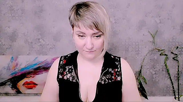 Djullia: απευθείας συνομιλία ΧΧΧ