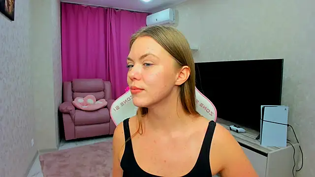 Strawberrye Adlı Modelin Canlı XXX Sohbeti