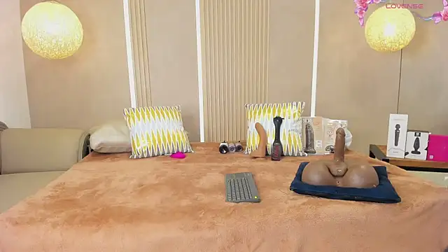 sabrina_shark_ Adlı Modelin Canlı XXX Sohbeti