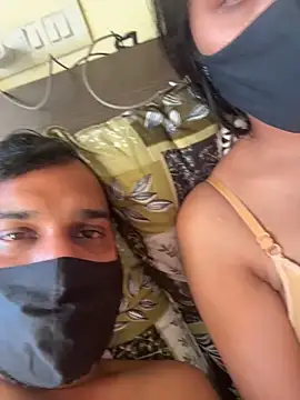 indianshycouple Adlı Modelin Canlı XXX Sohbeti