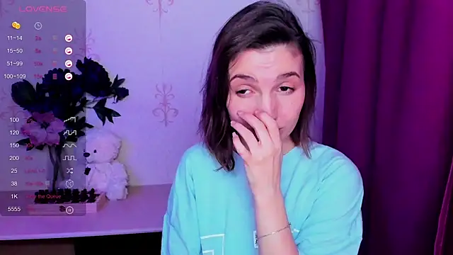 แชท XXX สดของ KindHazelHere_