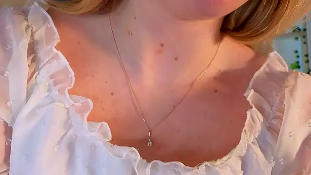 แชท XXX สดของ IvetteLabore