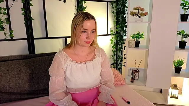 Show modela IvetteLabore na web-kameri