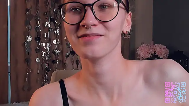 Chat +18 de SharylSmalt ao vivo