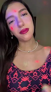 Emily-hottson Adlı Modelin Canlı XXX Sohbeti