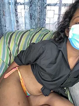 SukiyamaAsia Adlı Modelin Canlı XXX Sohbeti