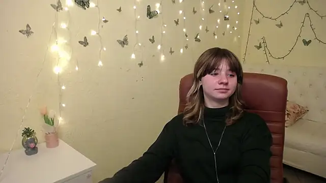 AnnaWest_ – Kamerová šou