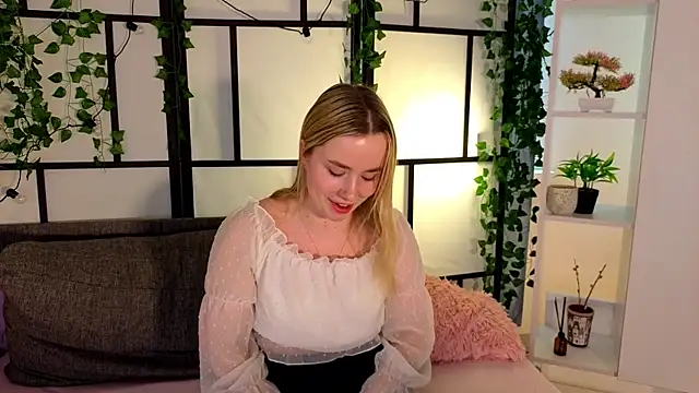 IvetteLabore élő XXX-chatje