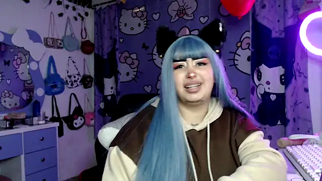 lussyevans24 live XXX chat