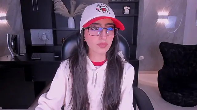 LarisaSmirnov Chat XXX live