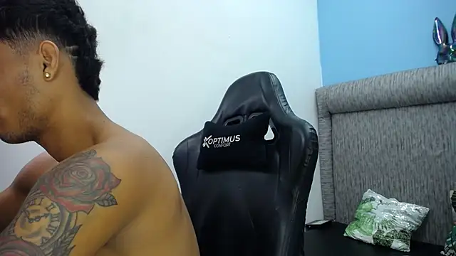 The_twinks_ live XXX chat