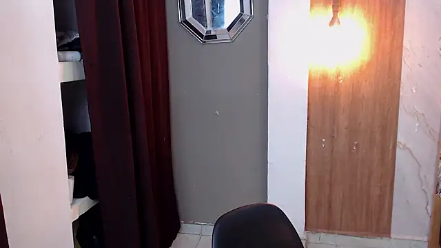 Chat +18 de honeymoon_12 ao vivo