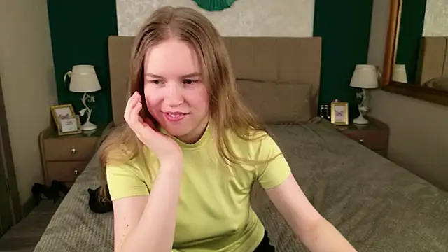 Chat +18 de Alida_Brice ao vivo