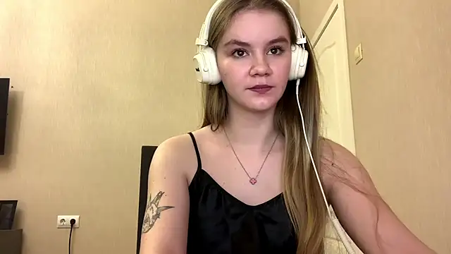 Chat +18 de AgnesShy_ ao vivo