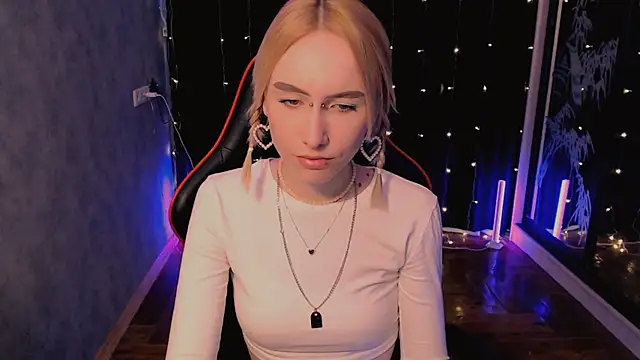 crybambi: онлайн-секс-чат