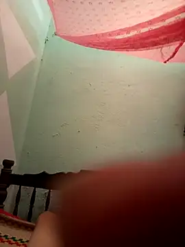 hungdecu: διαδικτυακό σόου στην κάμερα