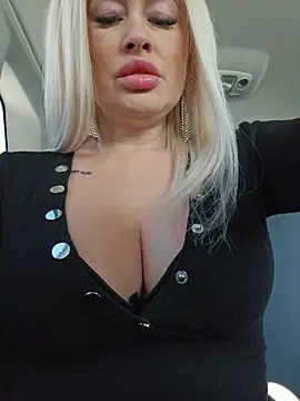 XXX chat uživo modela MILFBARBY