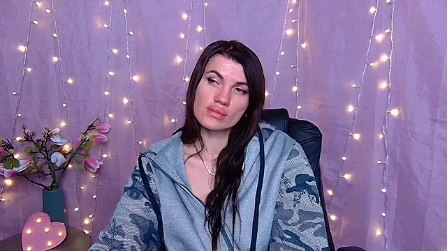 Chat +18 de MilaLoona ao vivo