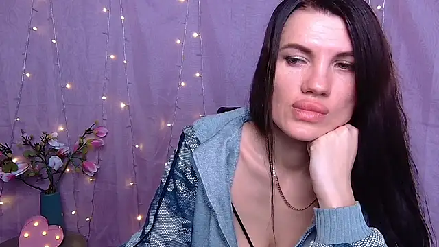 MilaLoona 即時 XXX 聊天