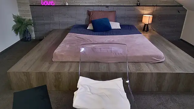 hornyb33_ élő XXX-chatje