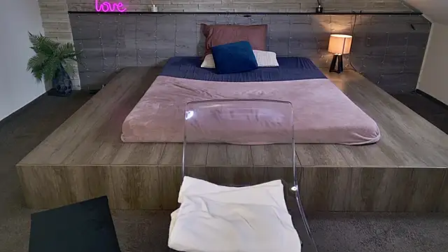 hornyb33_'s Live XXX Chat