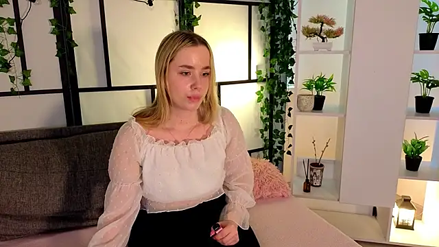 IvetteLabore Chat XXX in diretta