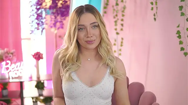 Chat +18 de NadyaBlue ao vivo