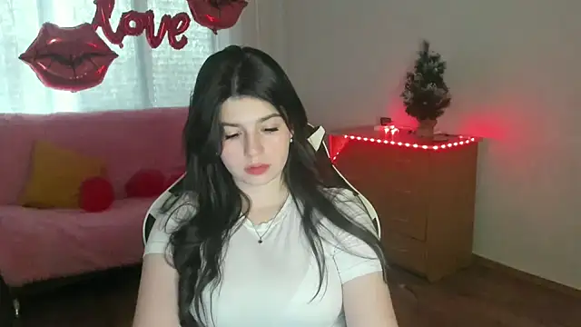 KisaModel Adlı Modelin Canlı XXX Sohbeti