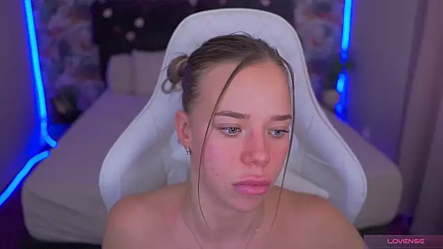 Sexy_Ira Adlı Modelin Canlı XXX Sohbeti