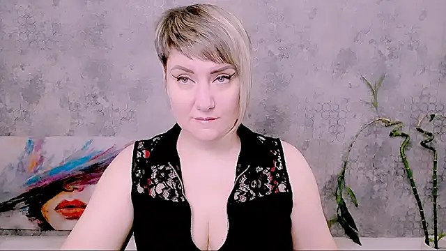 Djullia 即時 XXX 聊天