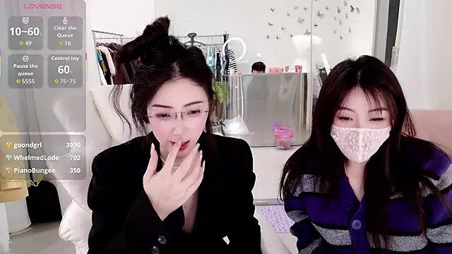 yangyang-777 网络视讯表演