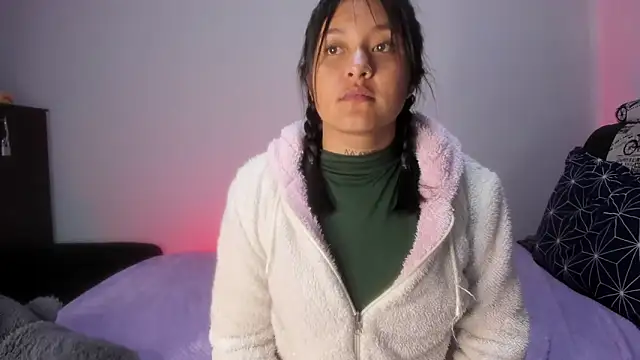 دردشة Sharlottee__ الجنسية المباشرة