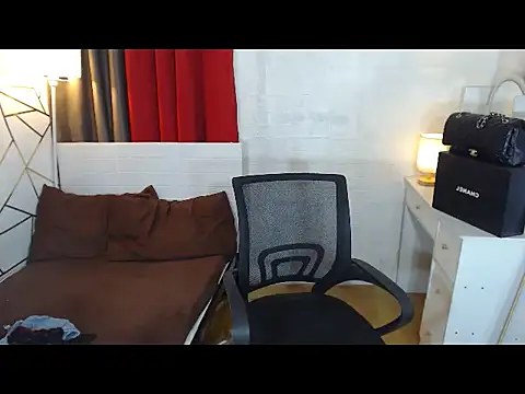 CelestinaTheBigCock webcam show