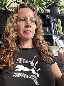 AnnikaRose élő XXX-chatje