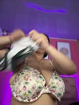 XXX chat uživo modela Miia__Taylor