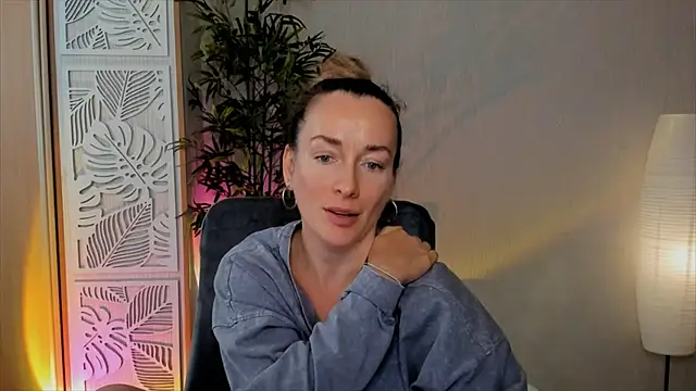 XXX chat uživo modela RebeccaMartinez