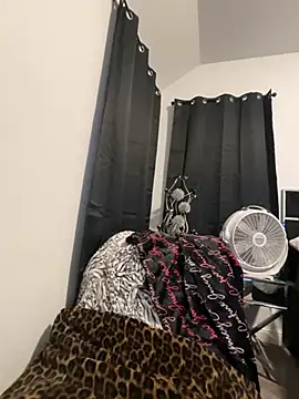 XXX chat uživo modela Exotic_Queen_