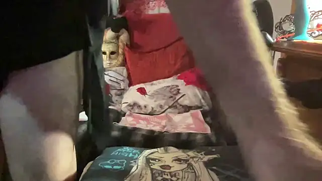 EroticVenetian Adlı Modelin Canlı XXX Sohbeti