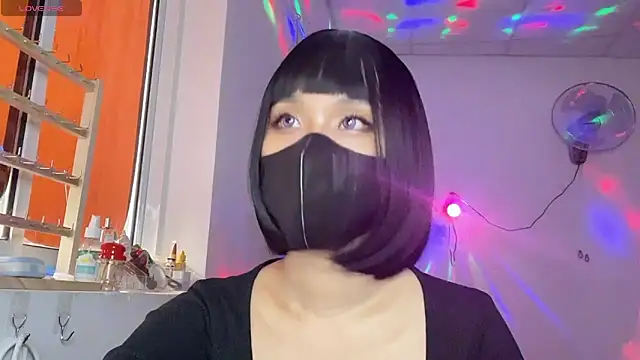 Tieu-May: απευθείας συνομιλία ΧΧΧ