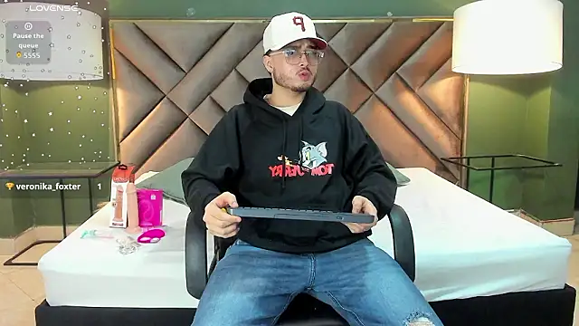 دردشة Salvattore_Muller الجنسية المباشرة