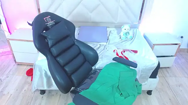 NOOAH_TAY Adlı Modelin Canlı XXX Sohbeti