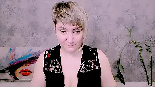 Djullia Live XXX-chat