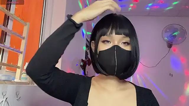 Tieu-May Chat XXX in diretta