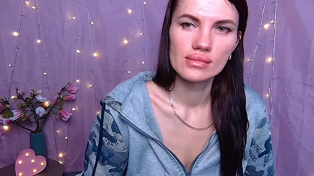 MilaLoona Chat XXX live