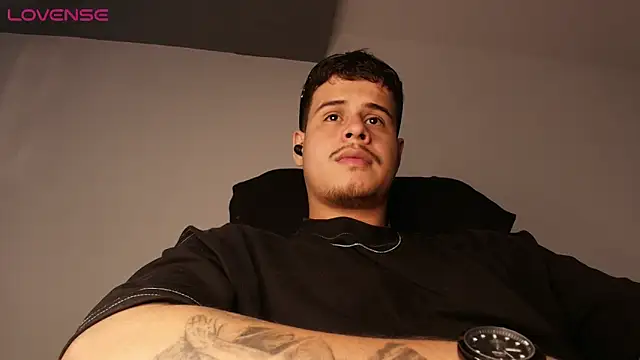 BjornSteelのライブXXXチャット