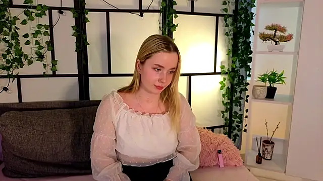 IvetteLabore's Live XXX Chat