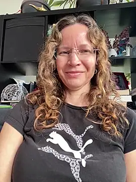 AnnikaRose élő XXX-chatje